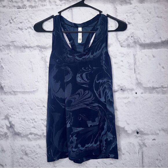 |EUC| ATHLETA Seamless Momentum Navy Paisley Tank Top - Picture 1 of 5